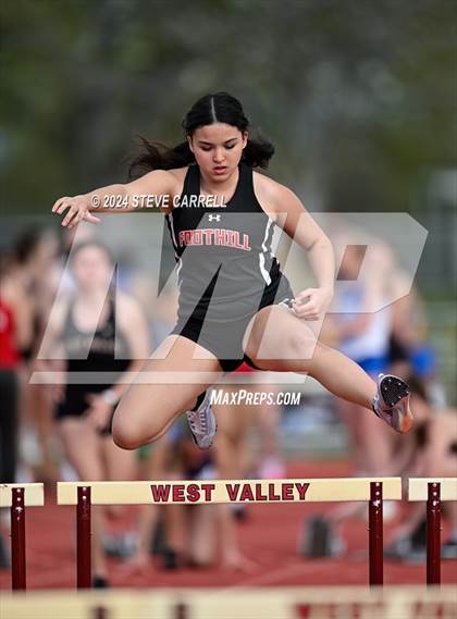 Thumbnail 1 in Eagle Relays (Hurdles) photogallery.