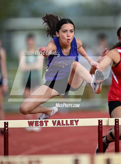 Thumbnail 3 in Eagle Relays (Hurdles) photogallery.