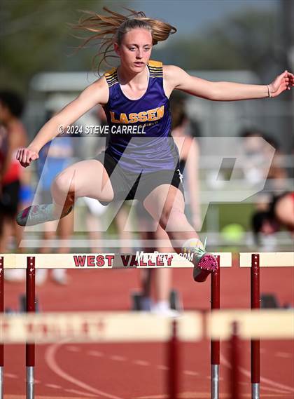Thumbnail 3 in Eagle Relays (Hurdles) photogallery.