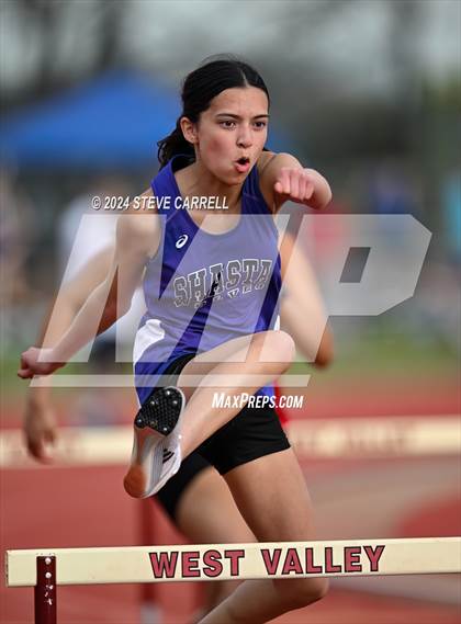 Thumbnail 2 in Eagle Relays (Hurdles) photogallery.
