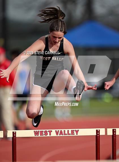 Thumbnail 2 in Eagle Relays (Hurdles) photogallery.