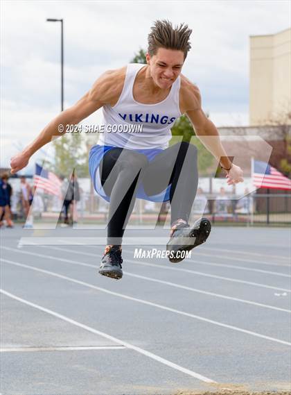 Thumbnail 2 in Alpha Invitational (Long Jump) photogallery.