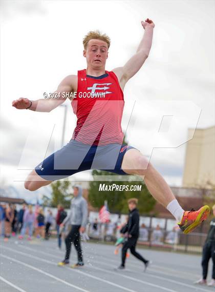 Thumbnail 1 in Alpha Invitational (Long Jump) photogallery.
