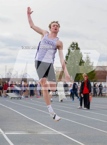 Thumbnail 2 in Alpha Invitational (Long Jump) photogallery.