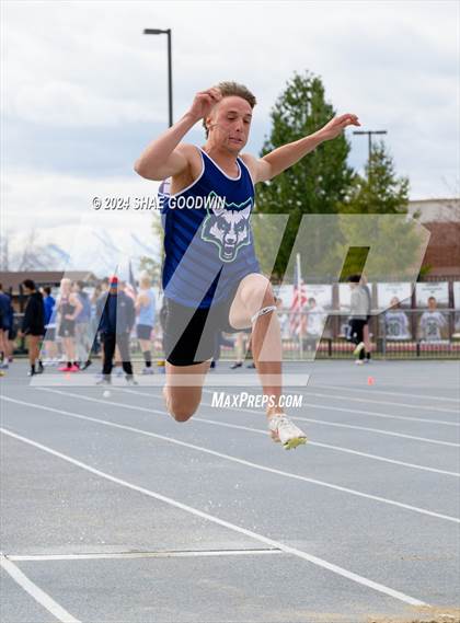 Thumbnail 2 in Alpha Invitational (Long Jump) photogallery.