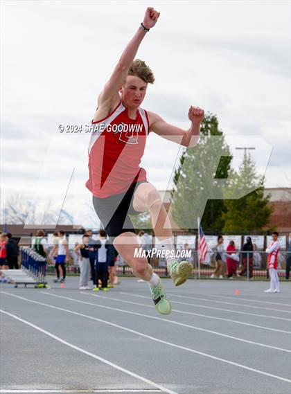 Thumbnail 3 in Alpha Invitational (Long Jump) photogallery.
