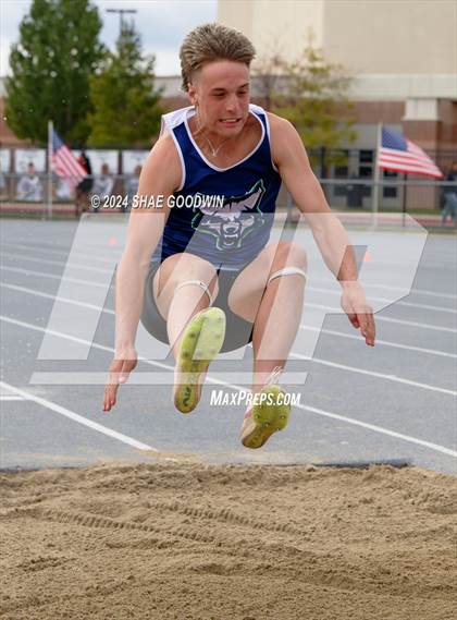Thumbnail 1 in Alpha Invitational (Long Jump) photogallery.