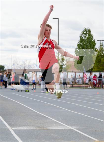 Thumbnail 2 in Alpha Invitational (Long Jump) photogallery.