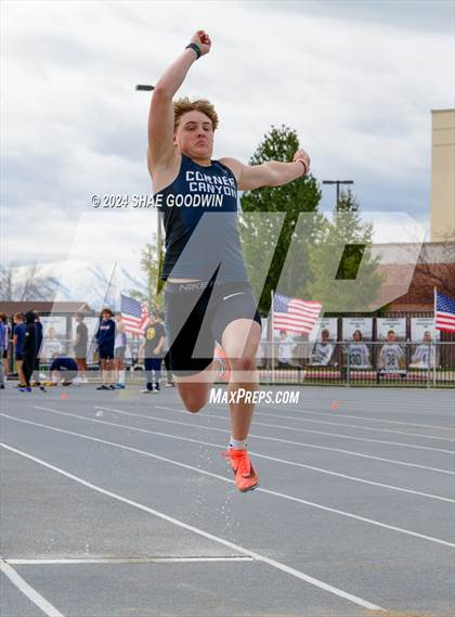 Thumbnail 3 in Alpha Invitational (Long Jump) photogallery.