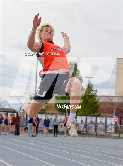 Thumbnail 3 in Alpha Invitational (Long Jump) photogallery.