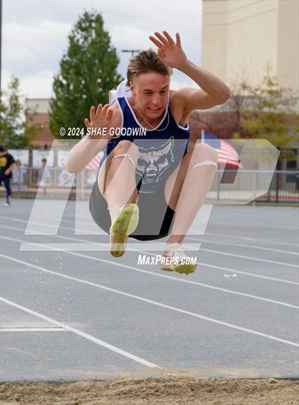 Thumbnail 3 in Alpha Invitational (Long Jump) photogallery.
