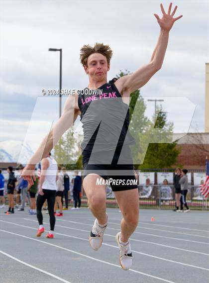 Thumbnail 1 in Alpha Invitational (Long Jump) photogallery.