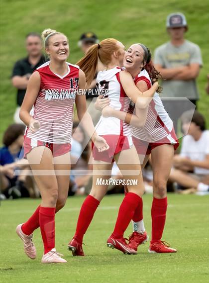 Thumbnail 3 in Clinton vs. Wheatmore (NCHSAA 2A Final) (1 of 2 - the Game) photogallery.