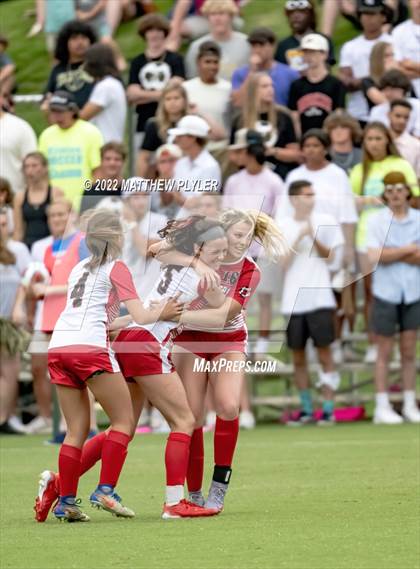 Thumbnail 3 in Clinton vs. Wheatmore (NCHSAA 2A Final) (1 of 2 - the Game) photogallery.