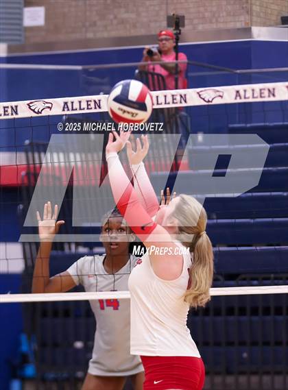 Thumbnail 2 in Pearce vs Mesquite Horn photogallery.