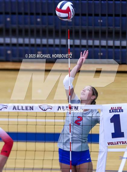 Thumbnail 1 in Pearce vs Mesquite Horn photogallery.