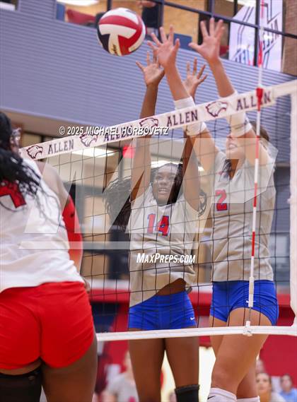 Thumbnail 3 in Pearce vs Mesquite Horn photogallery.