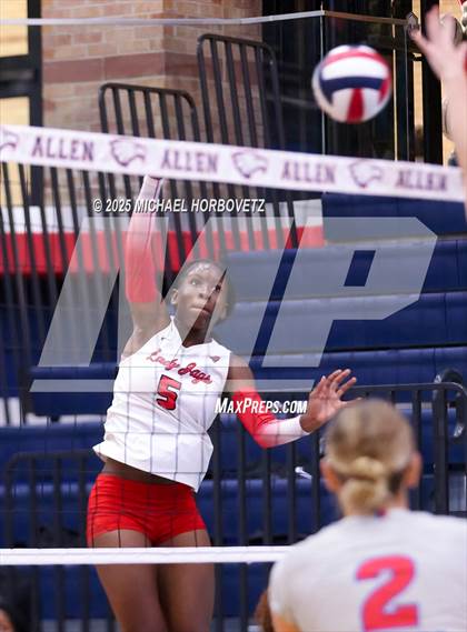 Thumbnail 3 in Pearce vs Mesquite Horn photogallery.