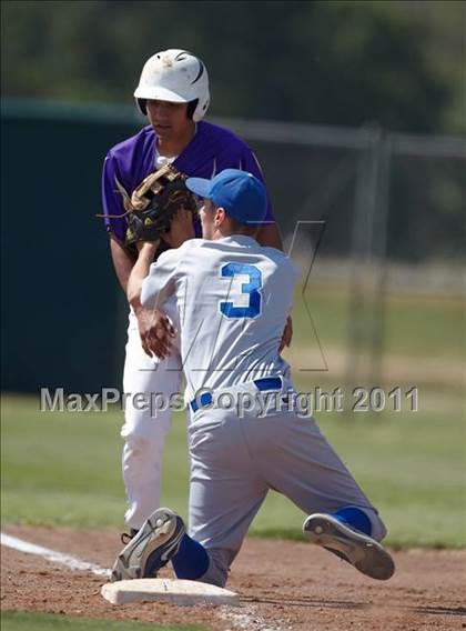 Thumbnail 1 in Willows vs. Durham (CIF NS D3 Final) photogallery.