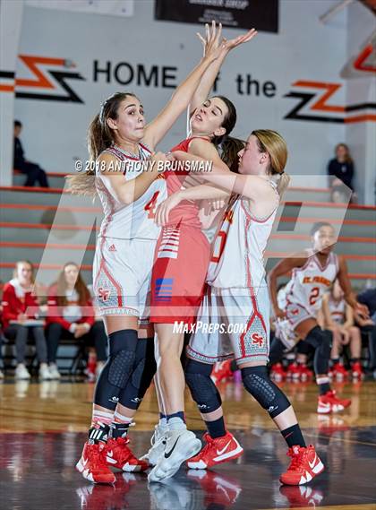 Thumbnail 3 in St. Francis vs. St. Ignatius (Roseville Elite Showcase) photogallery.