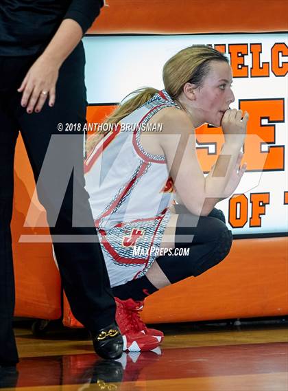 Thumbnail 2 in St. Francis vs. St. Ignatius (Roseville Elite Showcase) photogallery.