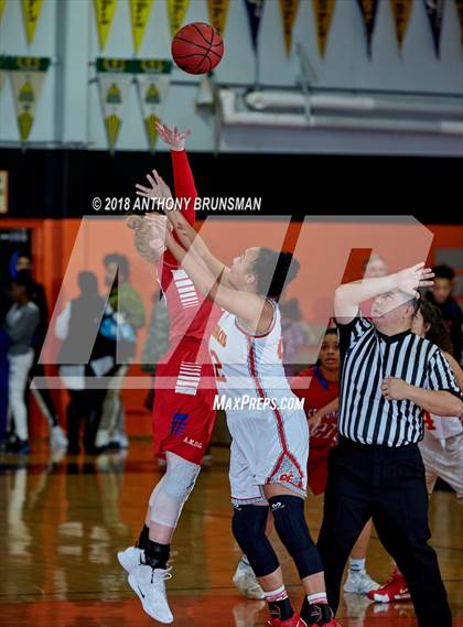 Thumbnail 2 in St. Francis vs. St. Ignatius (Roseville Elite Showcase) photogallery.