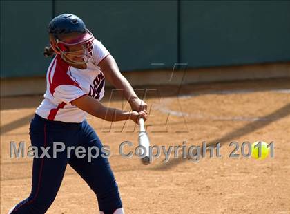 Thumbnail 2 in Pomona Catholic vs. Bellarmine-Jefferson (CIF SS D7 Final) photogallery.