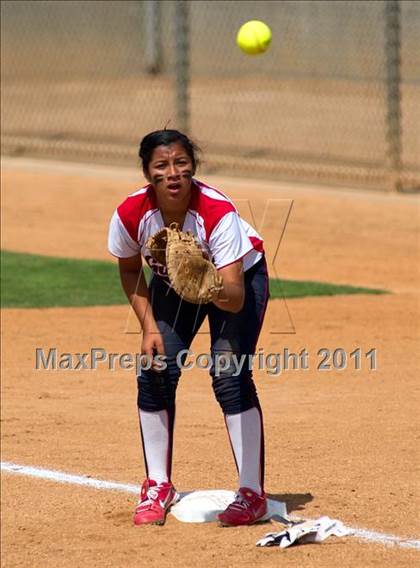Thumbnail 1 in Pomona Catholic vs. Bellarmine-Jefferson (CIF SS D7 Final) photogallery.