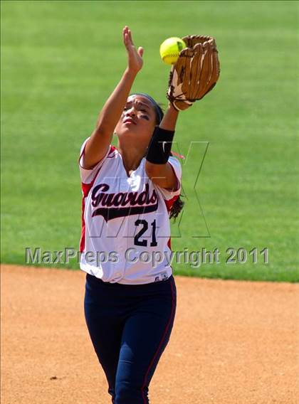 Thumbnail 1 in Pomona Catholic vs. Bellarmine-Jefferson (CIF SS D7 Final) photogallery.
