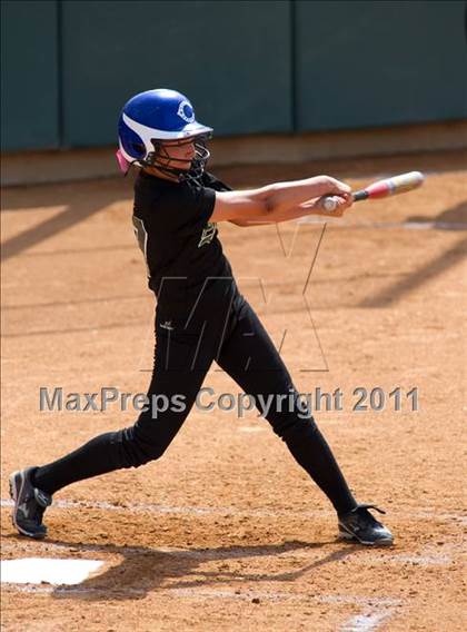 Thumbnail 3 in Pomona Catholic vs. Bellarmine-Jefferson (CIF SS D7 Final) photogallery.