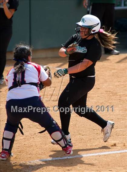 Thumbnail 3 in Pomona Catholic vs. Bellarmine-Jefferson (CIF SS D7 Final) photogallery.