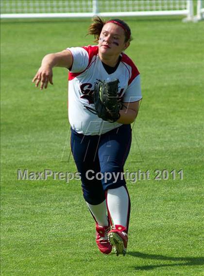 Thumbnail 3 in Pomona Catholic vs. Bellarmine-Jefferson (CIF SS D7 Final) photogallery.