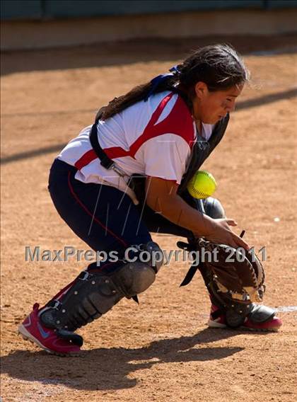 Thumbnail 2 in Pomona Catholic vs. Bellarmine-Jefferson (CIF SS D7 Final) photogallery.