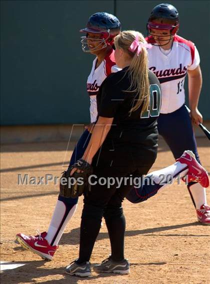 Thumbnail 3 in Pomona Catholic vs. Bellarmine-Jefferson (CIF SS D7 Final) photogallery.