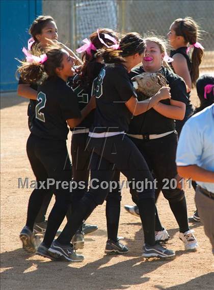 Thumbnail 2 in Pomona Catholic vs. Bellarmine-Jefferson (CIF SS D7 Final) photogallery.