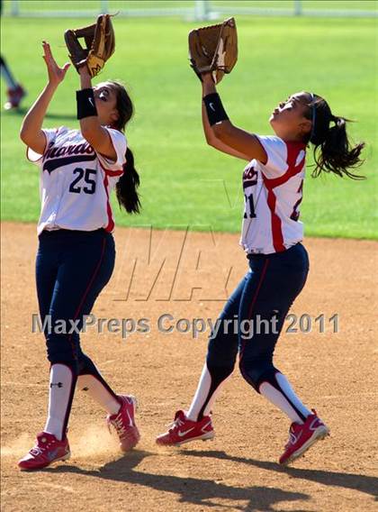 Thumbnail 2 in Pomona Catholic vs. Bellarmine-Jefferson (CIF SS D7 Final) photogallery.