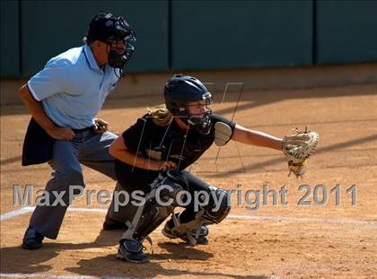 Thumbnail 3 in Pomona Catholic vs. Bellarmine-Jefferson (CIF SS D7 Final) photogallery.