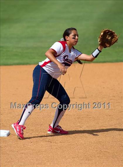 Thumbnail 3 in Pomona Catholic vs. Bellarmine-Jefferson (CIF SS D7 Final) photogallery.