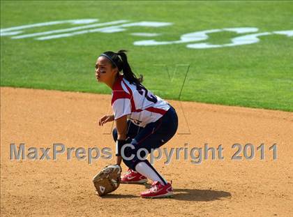 Thumbnail 3 in Pomona Catholic vs. Bellarmine-Jefferson (CIF SS D7 Final) photogallery.