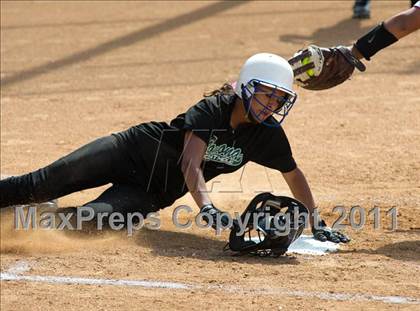 Thumbnail 2 in Pomona Catholic vs. Bellarmine-Jefferson (CIF SS D7 Final) photogallery.
