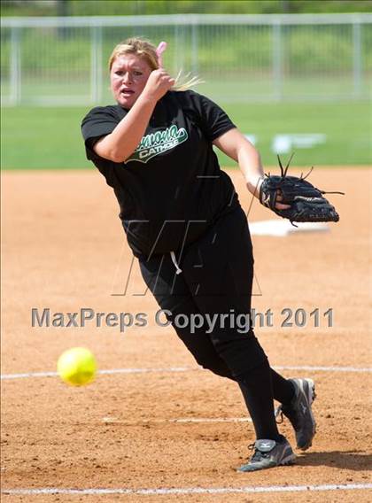 Thumbnail 2 in Pomona Catholic vs. Bellarmine-Jefferson (CIF SS D7 Final) photogallery.