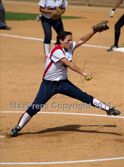Thumbnail 1 in Pomona Catholic vs. Bellarmine-Jefferson (CIF SS D7 Final) photogallery.