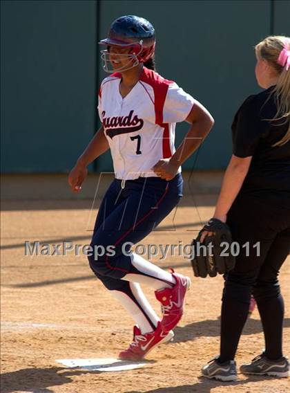 Thumbnail 1 in Pomona Catholic vs. Bellarmine-Jefferson (CIF SS D7 Final) photogallery.