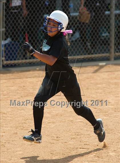 Thumbnail 3 in Pomona Catholic vs. Bellarmine-Jefferson (CIF SS D7 Final) photogallery.