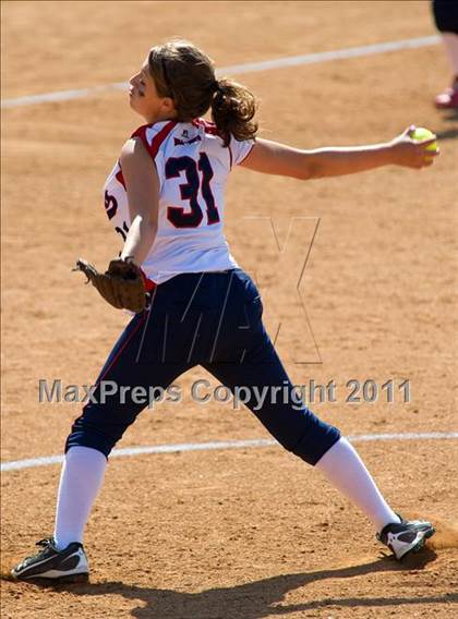 Thumbnail 1 in Pomona Catholic vs. Bellarmine-Jefferson (CIF SS D7 Final) photogallery.