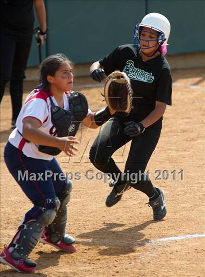 Thumbnail 1 in Pomona Catholic vs. Bellarmine-Jefferson (CIF SS D7 Final) photogallery.