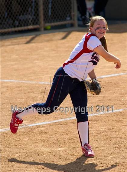 Thumbnail 1 in Pomona Catholic vs. Bellarmine-Jefferson (CIF SS D7 Final) photogallery.