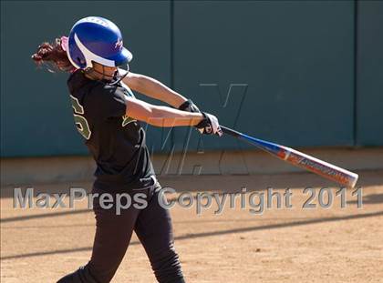 Thumbnail 3 in Pomona Catholic vs. Bellarmine-Jefferson (CIF SS D7 Final) photogallery.