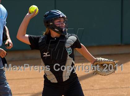 Thumbnail 1 in Pomona Catholic vs. Bellarmine-Jefferson (CIF SS D7 Final) photogallery.