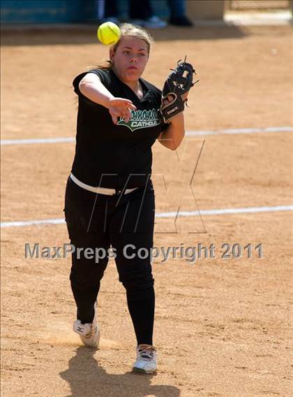 Thumbnail 3 in Pomona Catholic vs. Bellarmine-Jefferson (CIF SS D7 Final) photogallery.